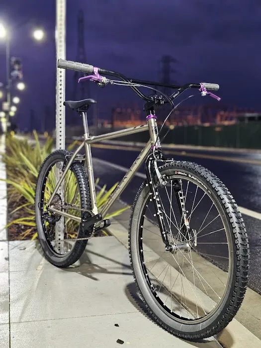 Live In Peace Bike Shop Picture 4