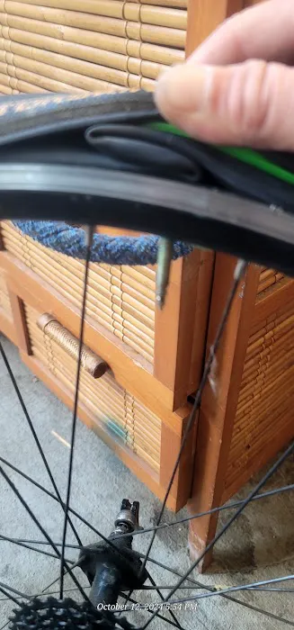 Woodside Bike Shop Annex Picture 5
