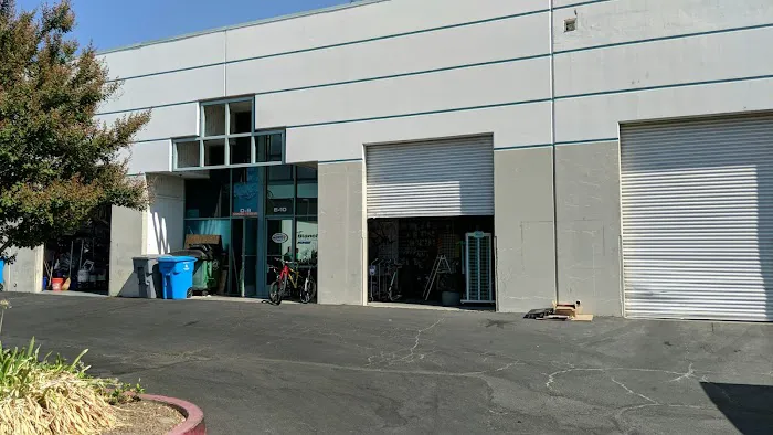Velo Wrench Bicycle Shop Picture 1