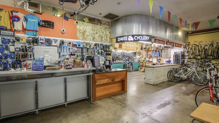 Davis Cyclery Picture 8
