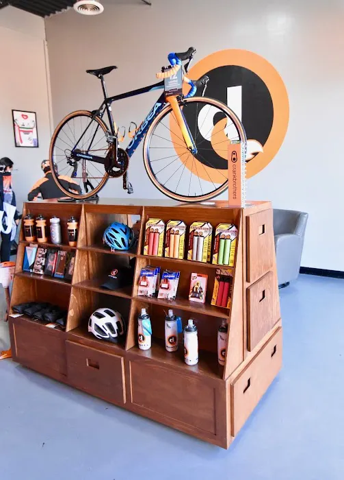 Desert Fox Cyclery Picture 5