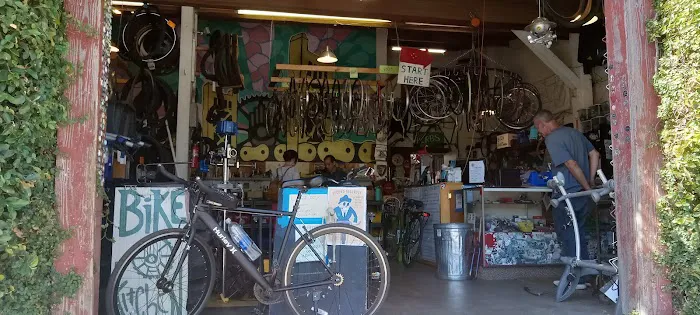 Sacramento Bicycle Kitchen Picture 4