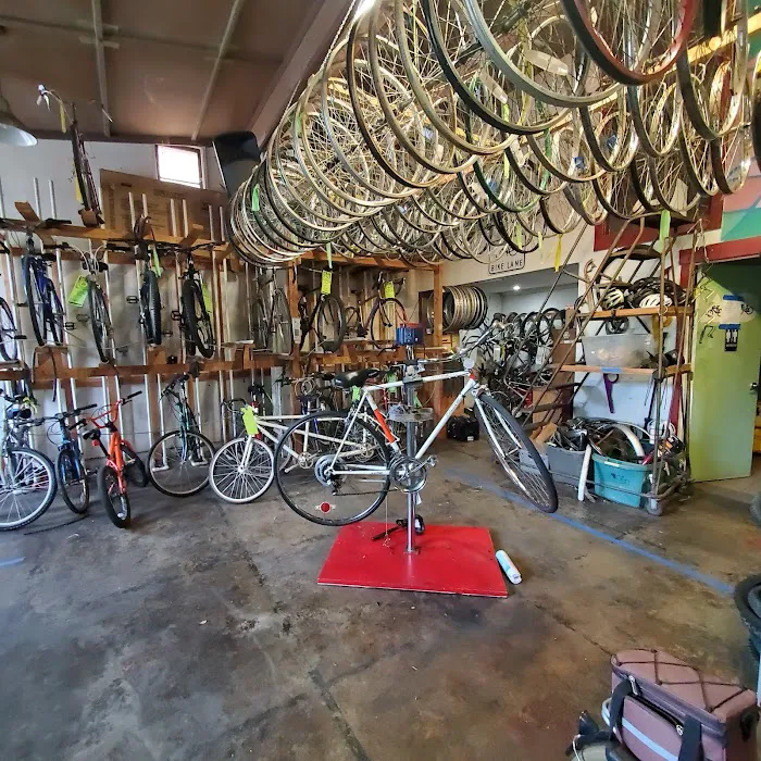 Sacramento Bicycle Kitchen Picture 6