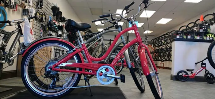 Neighborhood Bike Shop - La Riviera Picture 2