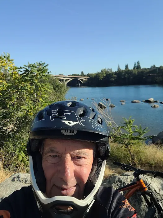 Bob's Cycle Center Picture 7