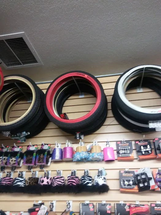 Twins Bike Shop Picture 3