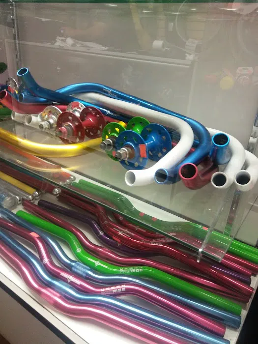 Twins Bike Shop Picture 4