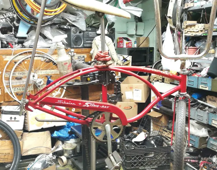 Felix's Bike Shop Picture 5