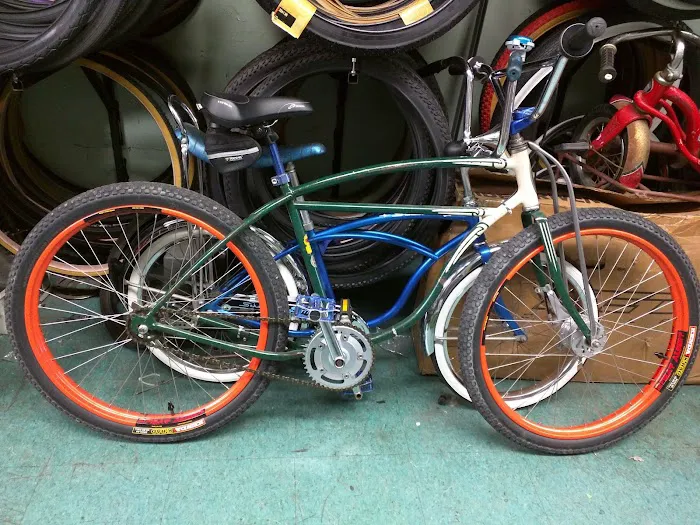 Felix's Bike Shop Picture 4