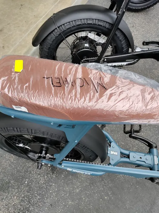Fatbike HB Electric Bike Rentals & Sales Picture 6