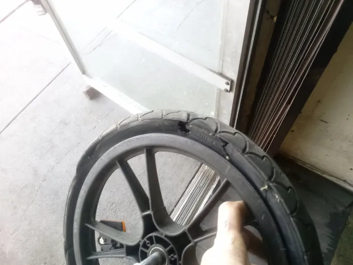 Phils bike shop Picture 10
