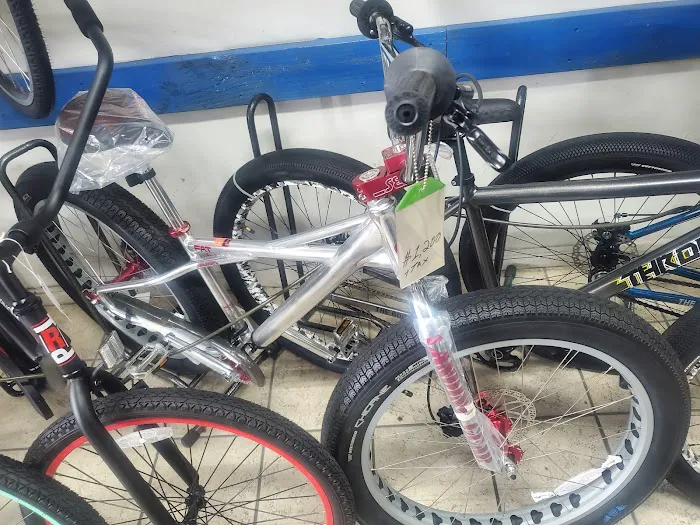 Paisano's Bike Shop Picture 10