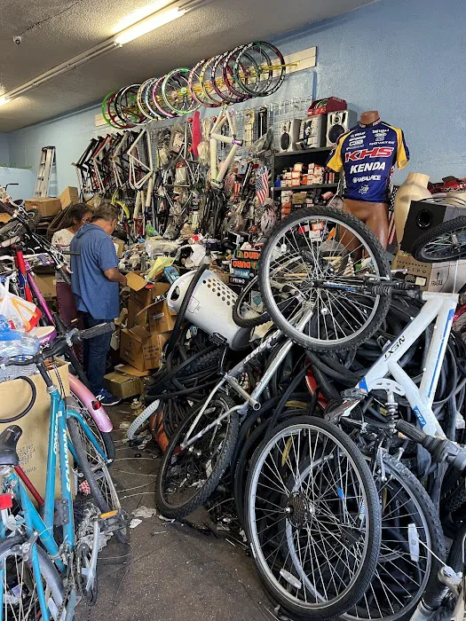 Mendez Bike Shop Picture 2