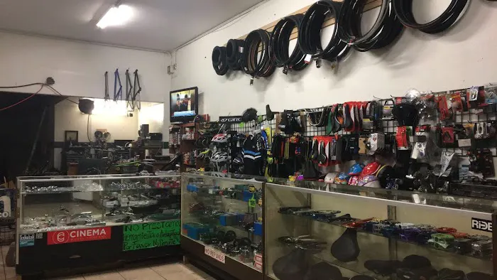 La Cadena Bicycle Shop Picture 4