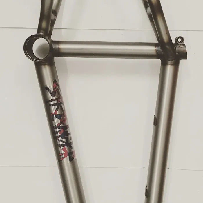 La Cadena Bicycle Shop Picture 10