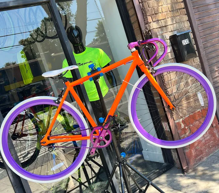 RIDEWITUS LA Bike Shop Picture 2