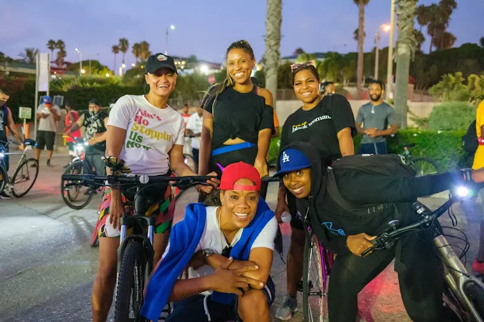 RIDEWITUS LA Bike Shop Picture 4