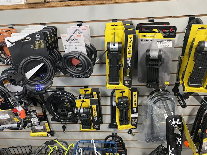 Ebike Inc, Aventon, Himiway, Zooz, and Yadea dealer. Picture 4