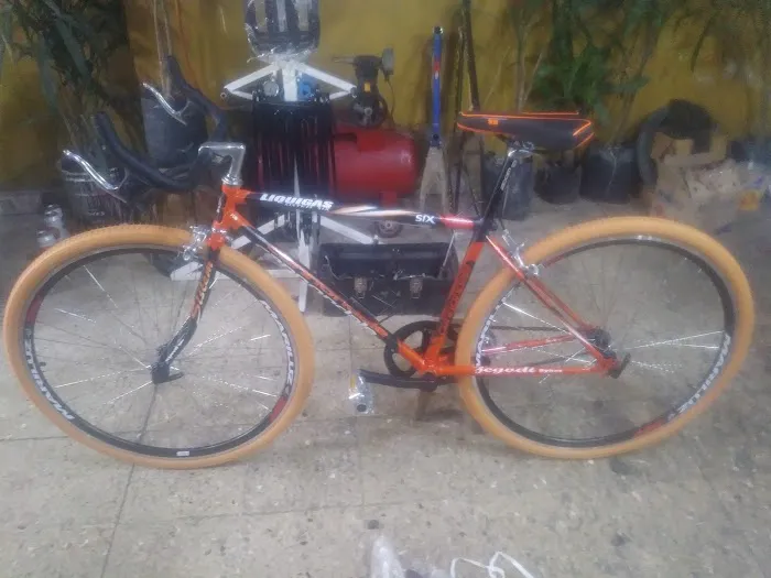 Tony's Schwinn Bike Shop Picture 4