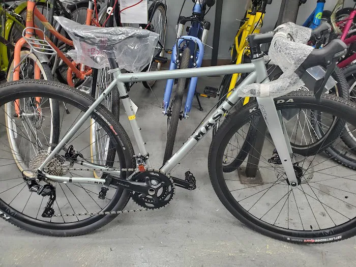 3 Brother's Bike Shop Picture 7