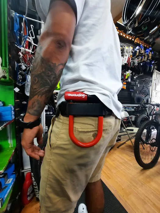 Felipe's Bike Shop 2 Picture 2