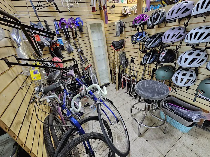 Ryky's Bike Shop Picture 5