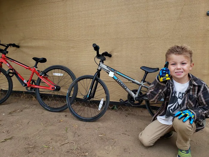 Bike Alley Picture 9