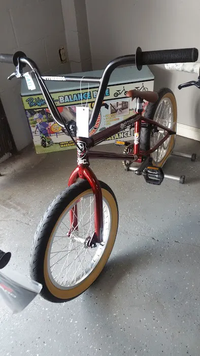 Bike Alley Picture 8