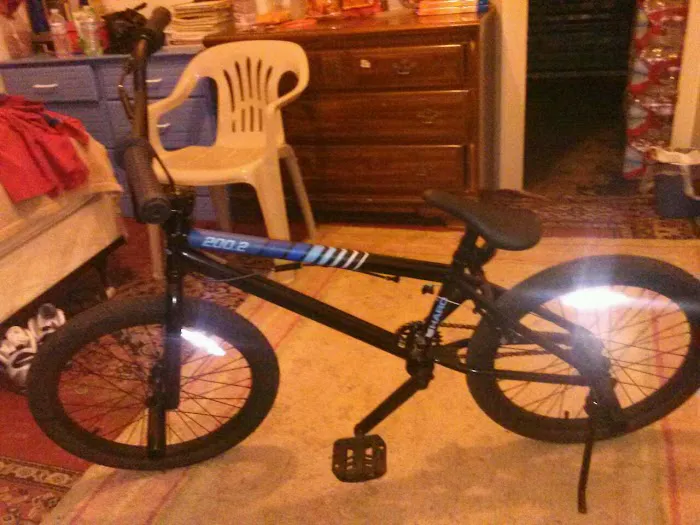Two Wheels One Planet Picture 7