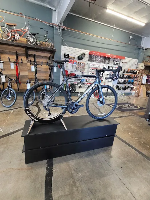 Two Wheels One Planet Picture 8