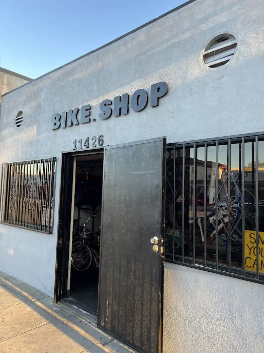 B1 Bicycle Shop Picture 3