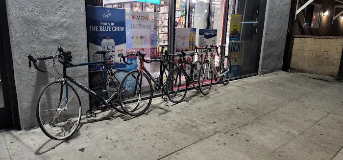 B1 Bicycle Shop Picture 6