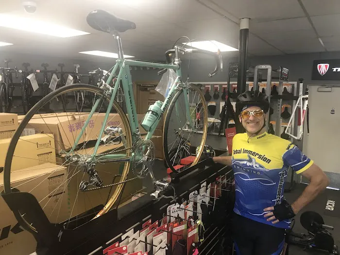 Beverly Hills Bike Shop Picture 9