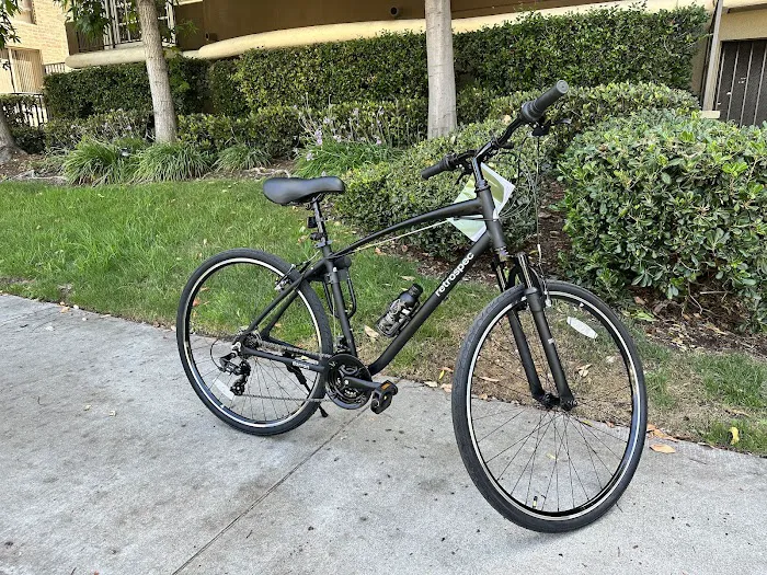 Beverly Hills Bike Shop Picture 8