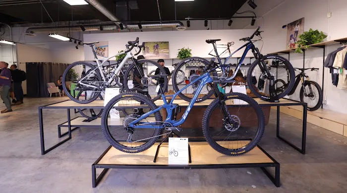 2 Peaks Bikes Picture 5