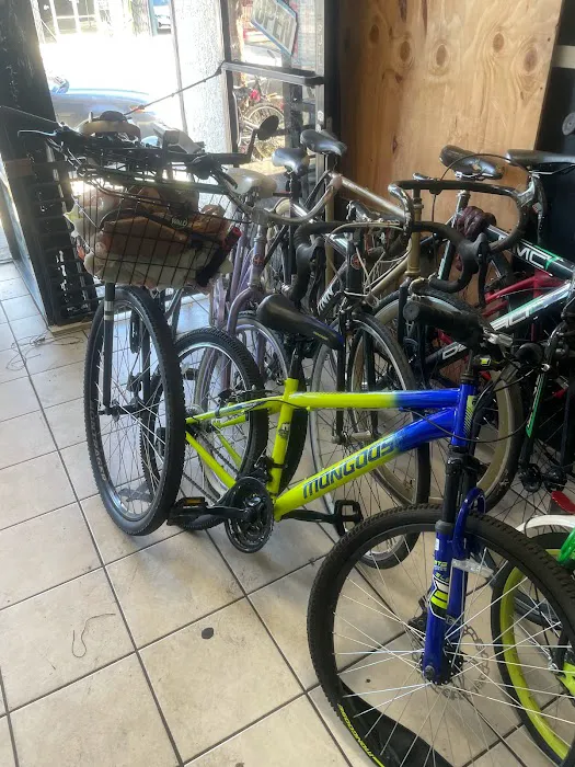 Demonns Bike Shop Picture 9