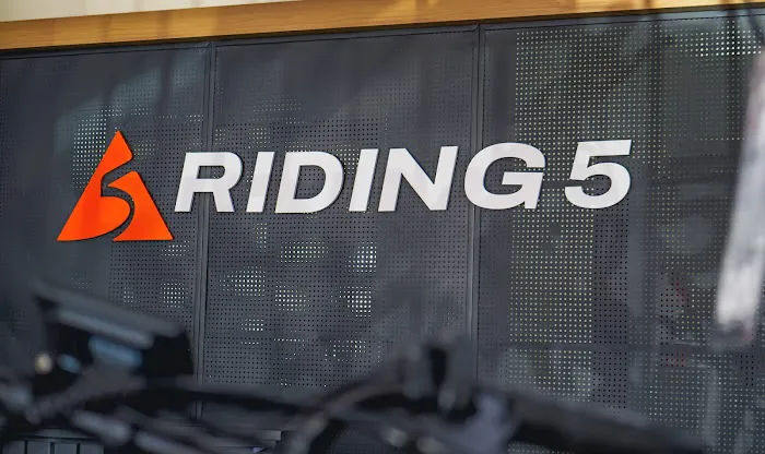 Riding 5 Electric Bikes office Picture 1