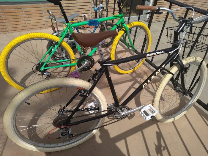 Boom Boom Bike Room Picture 7