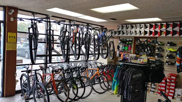 Velo Pro Cyclery Picture 2