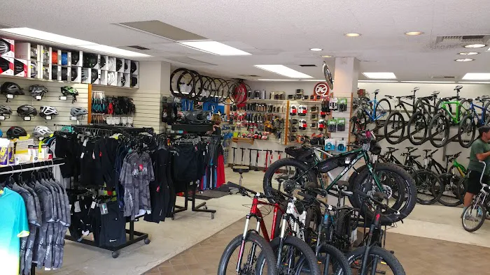 Velo Pro Cyclery Picture 9