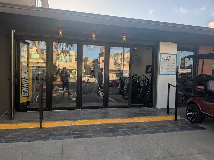 La Jolla Ebike & Skate Picture 1