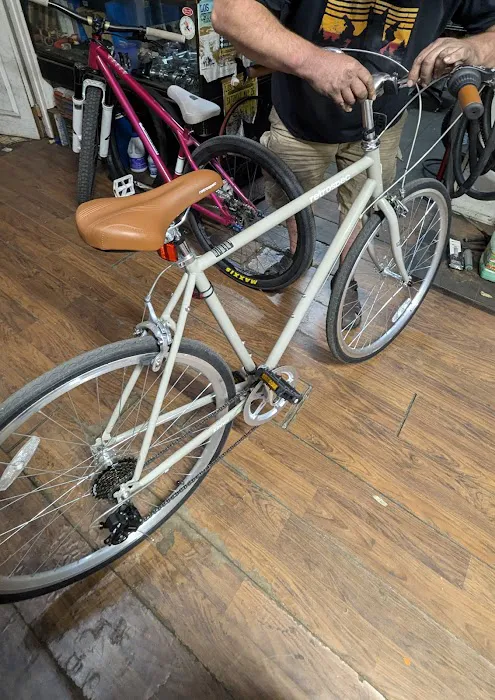 Seamus Bike Shop Picture 9