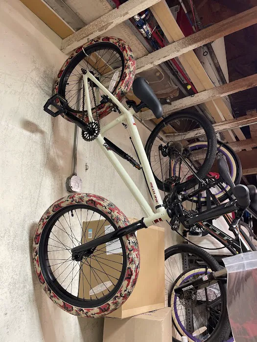 Beaumont Bicycle Shop Picture 4