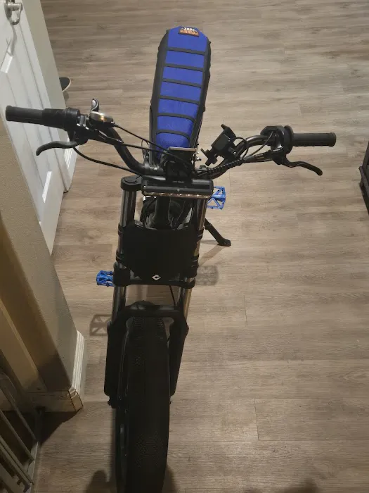 Alan's Bike Shop Picture 3
