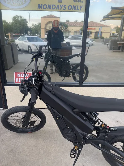 Alan's Bike Shop Picture 2