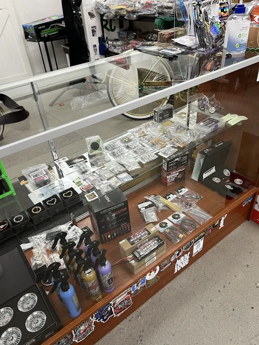 Galindos lowrider bikes and rc shop Picture 3