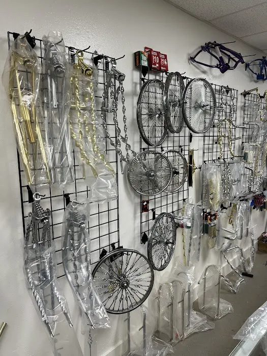 Galindos lowrider bikes and rc shop Picture 4