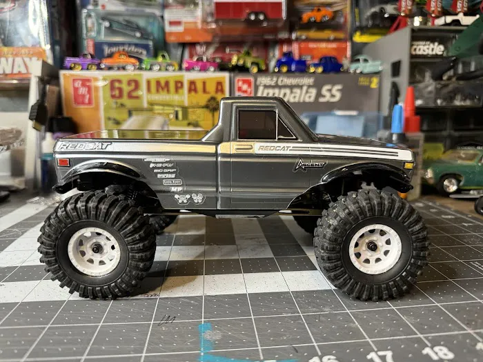 Galindos lowrider bikes and rc shop Picture 9