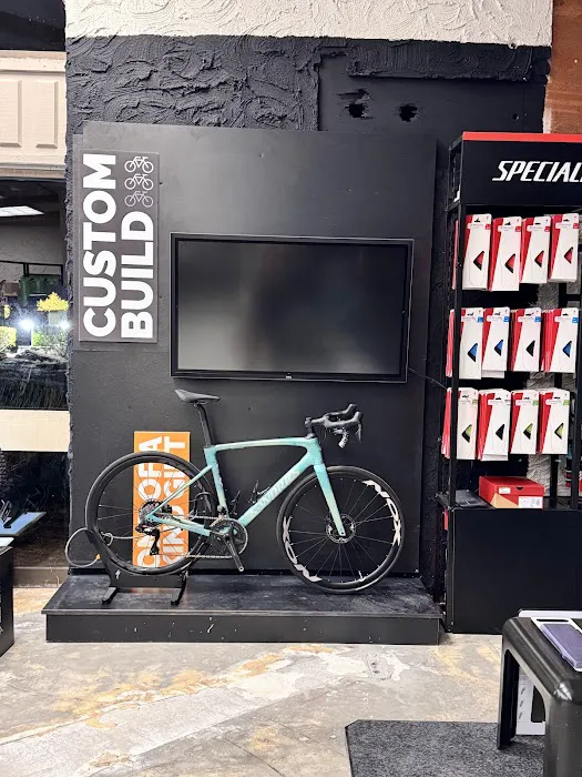 THE HUB Bike Shop Picture 9