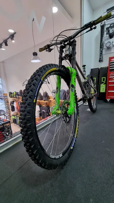Custom Wheel Builder Picture 1